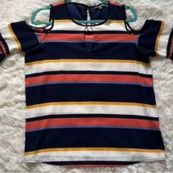 Karl Lagerfeld Paris Cold Shoulder Stripe Top Bold Flounce Sleeve Preppy Medium - Picture 2 of 11